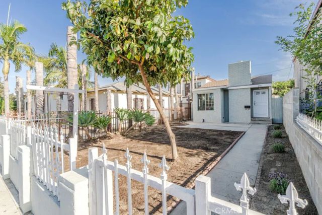 240 E South, Long Beach, CA 90805