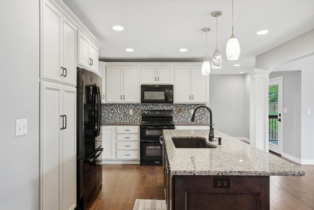 3806 GRANT LN, Columbia, MO 65203