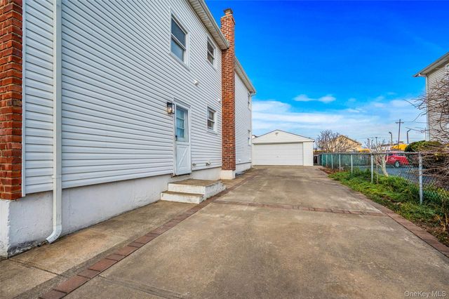 50 Mahland Place 2nd Floor, Oceanside, NY 11572