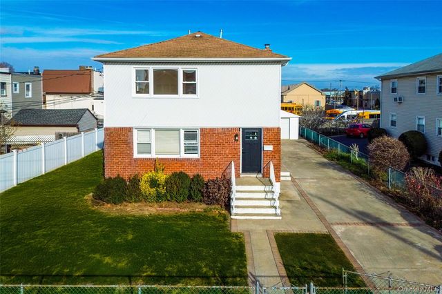 50 Mahland Place 2nd Floor, Oceanside, NY 11572