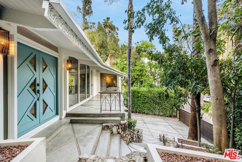 Image 1 of property listing at 3027 Franklin Canyon Dr, Beverly Hills, CA 90210