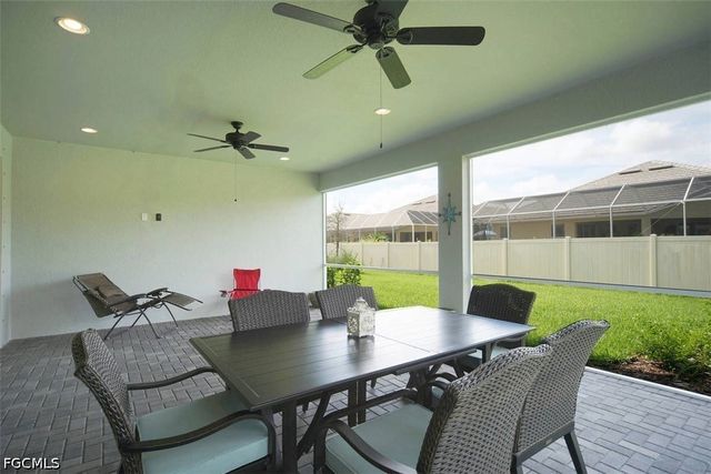 2772 Lambay CT, Cape Coral, FL 33991