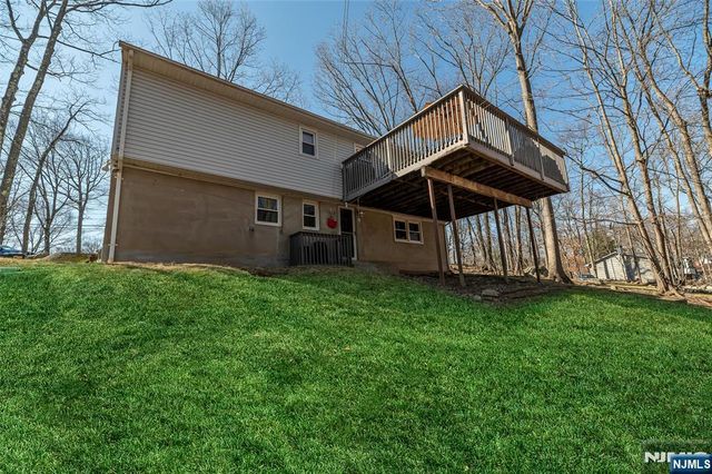 14 Forsgate Drive, Ringwood, NJ 07456
