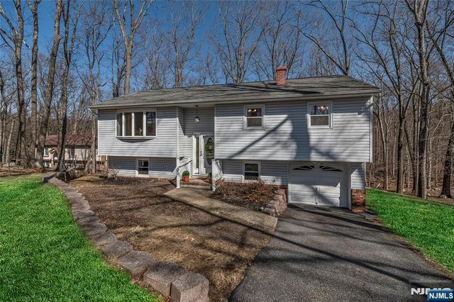 14 Forsgate Drive, Ringwood, NJ 07456