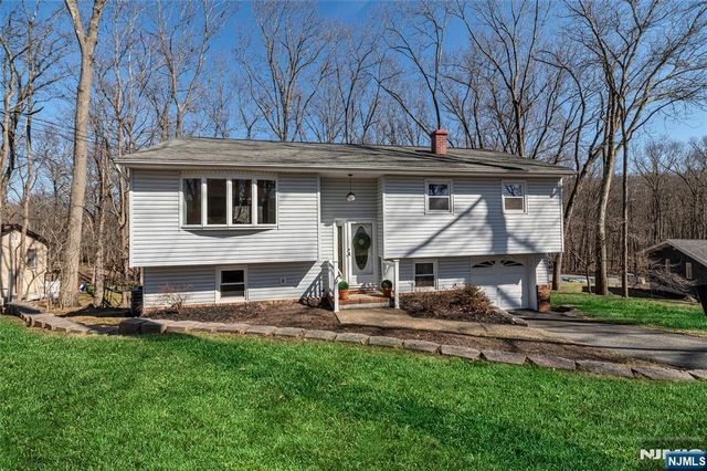 14 Forsgate Drive, Ringwood, NJ 07456