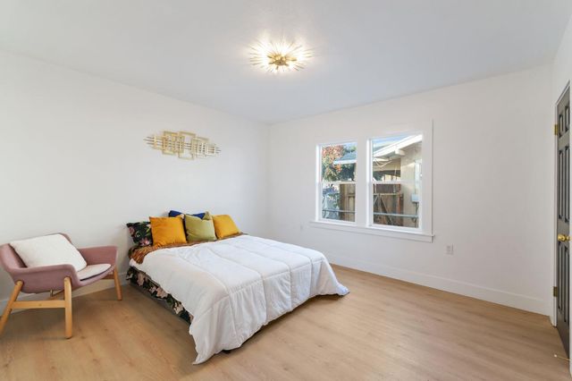 1576 N Safford Avenue, Fresno, CA 93728