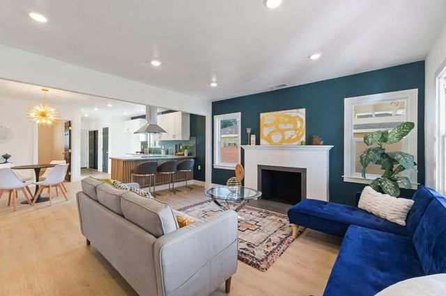 1576 N Safford Avenue, Fresno, CA 93728