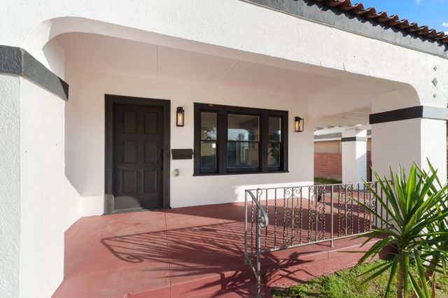 1576 N Safford Avenue, Fresno, CA 93728