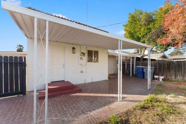 1576 N Safford Avenue, Fresno, CA 93728