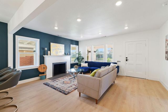 1576 N Safford Avenue, Fresno, CA 93728