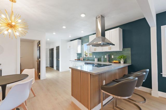 1576 N Safford Avenue, Fresno, CA 93728