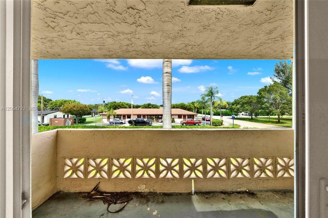 14500 SW 88th Avenue 217, Palmetto Bay, FL 33176