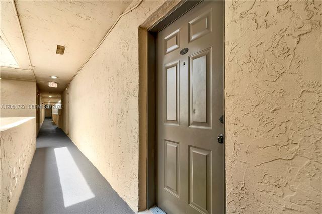 14500 SW 88th Avenue 217, Palmetto Bay, FL 33176