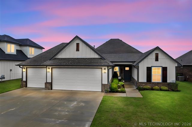 19049 E Ridge Line Road, Catoosa, OK 74015