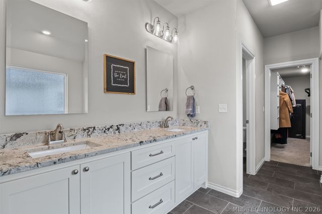 19049 E Ridge Line Road, Catoosa, OK 74015