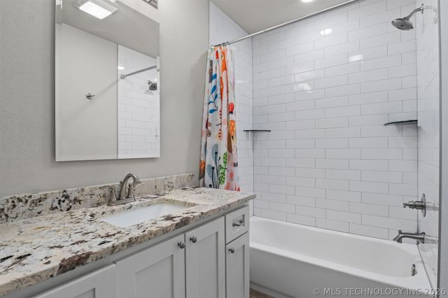 19049 E Ridge Line Road, Catoosa, OK 74015