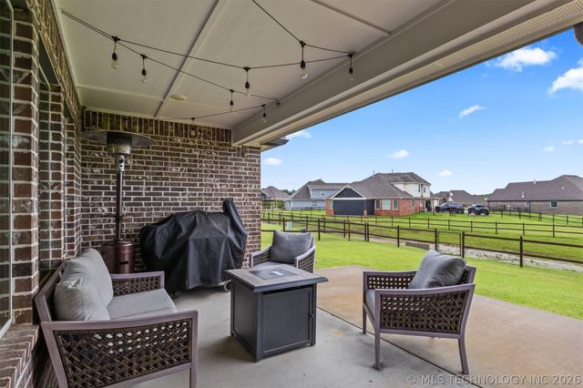 19049 E Ridge Line Road, Catoosa, OK 74015