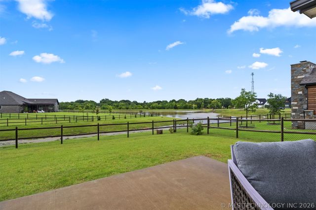 19049 E Ridge Line Road, Catoosa, OK 74015