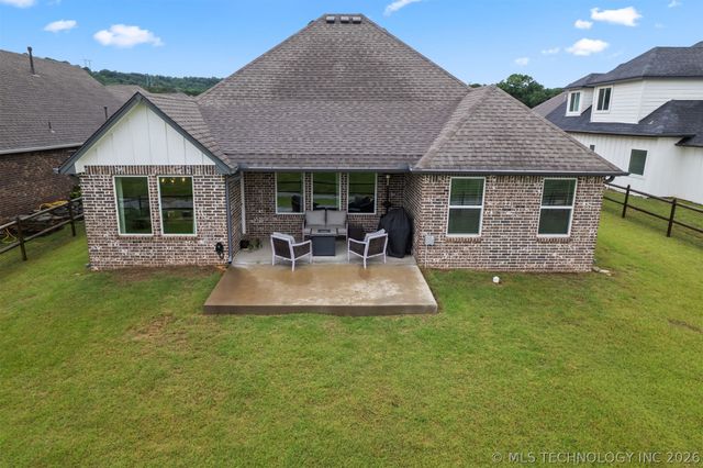 19049 E Ridge Line Road, Catoosa, OK 74015