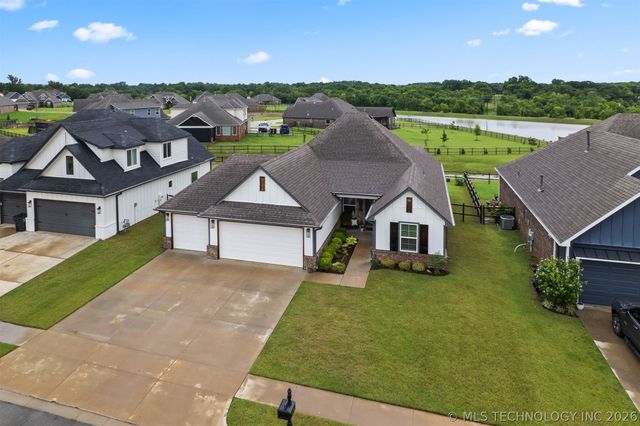 19049 E Ridge Line Road, Catoosa, OK 74015