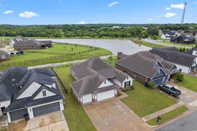 19049 E Ridge Line Road, Catoosa, OK 74015