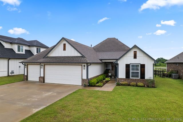 19049 E Ridge Line Road, Catoosa, OK 74015