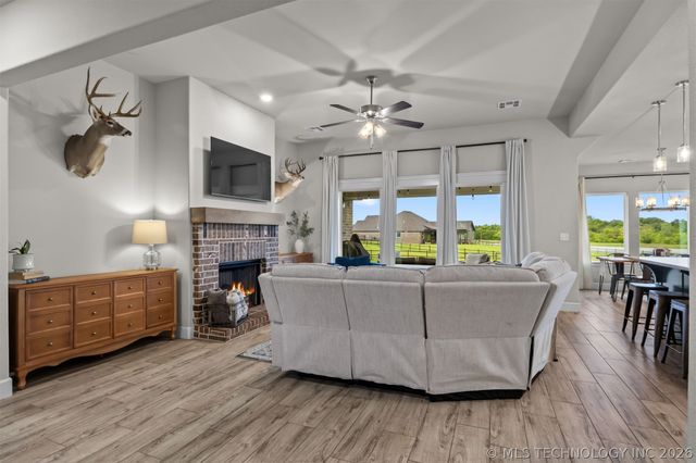19049 E Ridge Line Road, Catoosa, OK 74015
