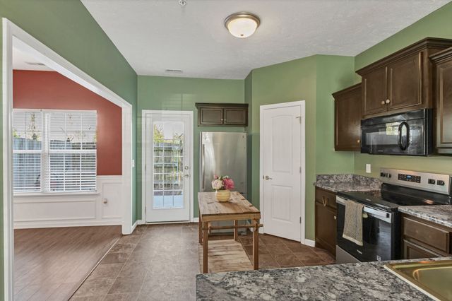 2417 New Holland Cir, Murfreesboro, TN 37128