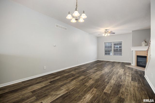 11217 N Oakwood Dr Unit 53, Peoria, IL 61615