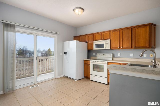 11217 N Oakwood Dr Unit 53, Peoria, IL 61615