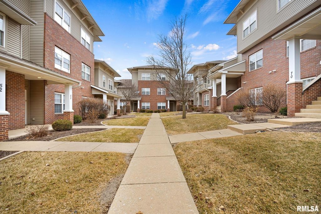 11217 N Oakwood Dr Unit 53, Peoria, IL 61615