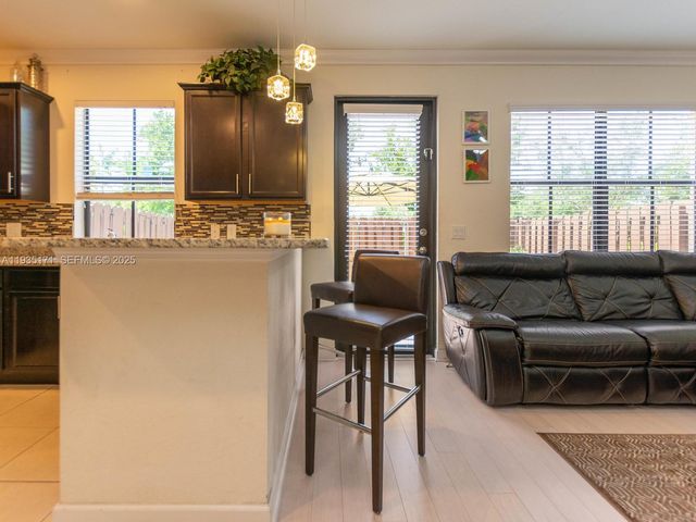 12320 S Village Cir 12320, Davie, FL 33325