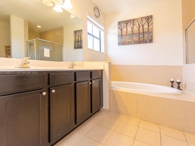 12320 S Village Cir 12320, Davie, FL 33325