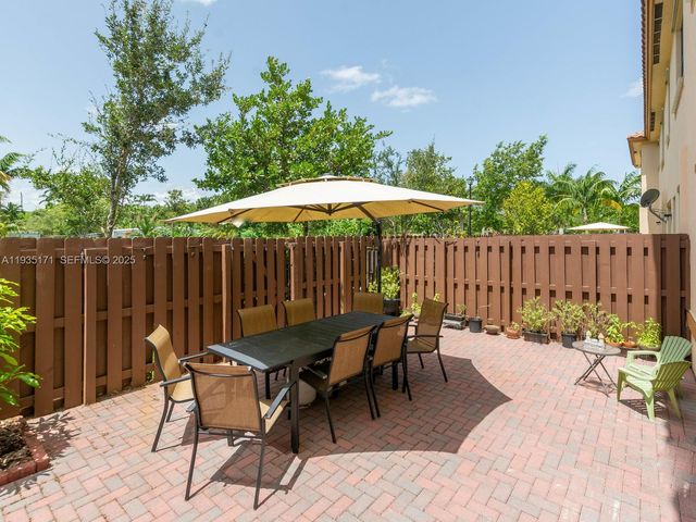 12320 S Village Cir 12320, Davie, FL 33325