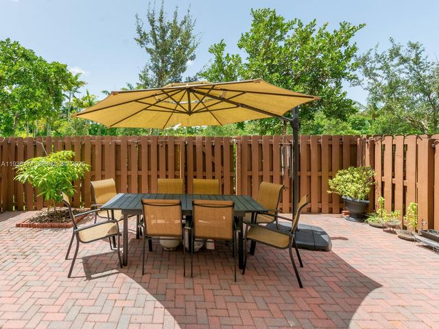 12320 S Village Cir 12320, Davie, FL 33325