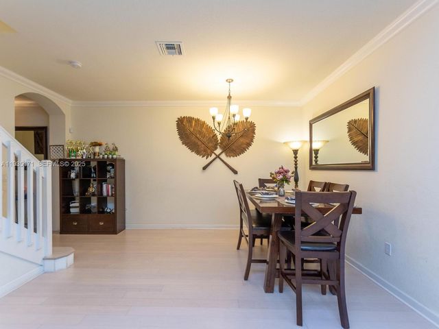 12320 S Village Cir 12320, Davie, FL 33325