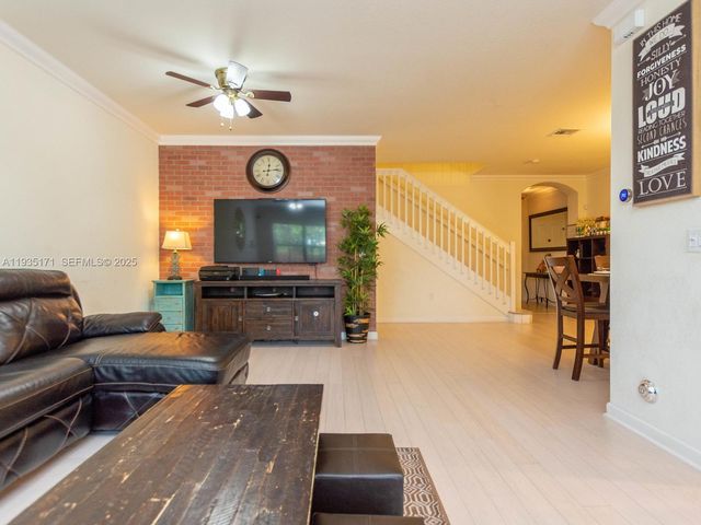 12320 S Village Cir 12320, Davie, FL 33325