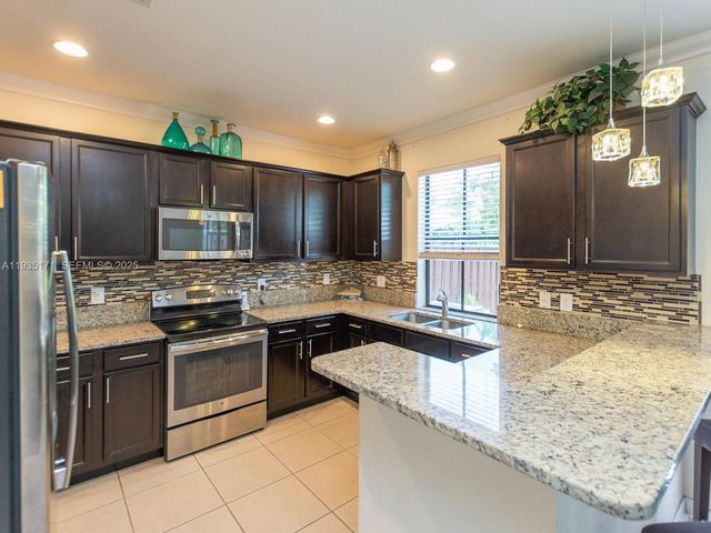 12320 S Village Cir 12320, Davie, FL 33325