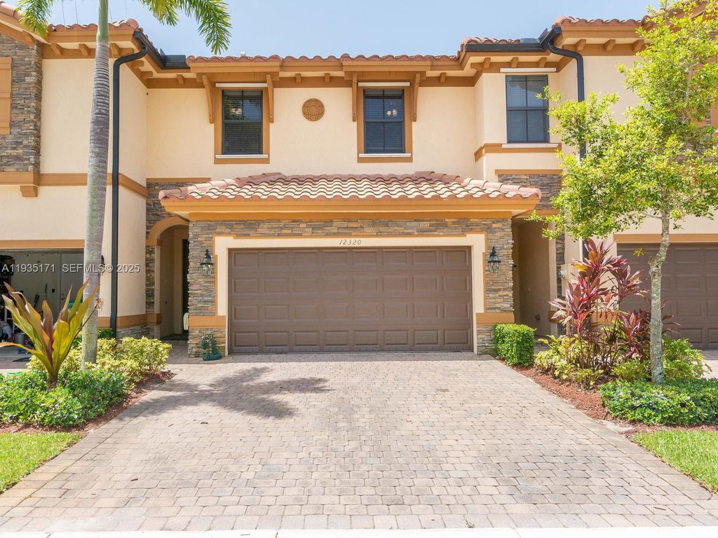 12320 S Village Cir 12320, Davie, FL 33325