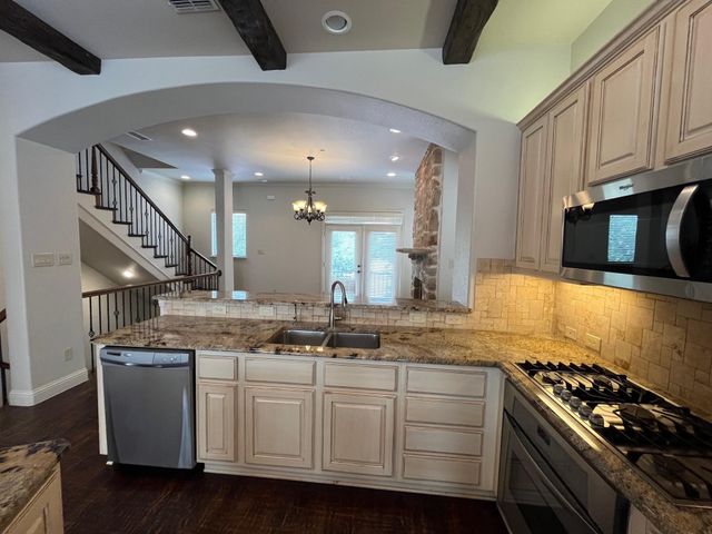 5784 Robbie Road, Plano, TX 75024