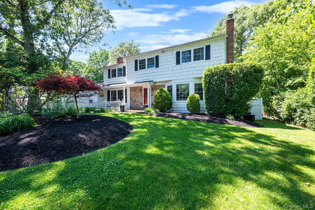 14 Sandpiper Court, Smithtown, NY 11787