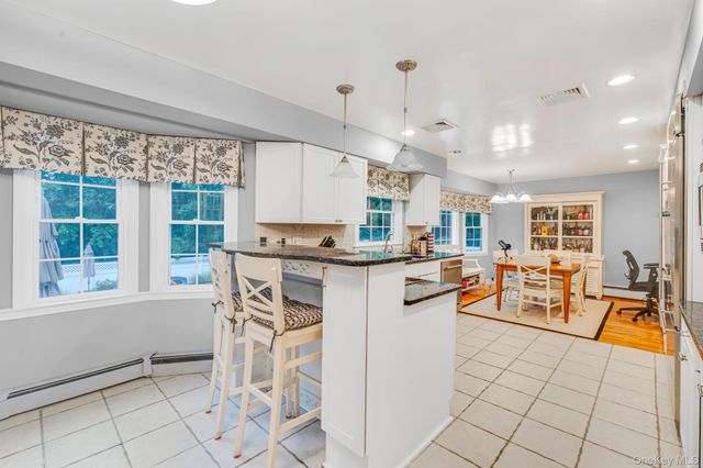 14 Sandpiper Court, Smithtown, NY 11787
