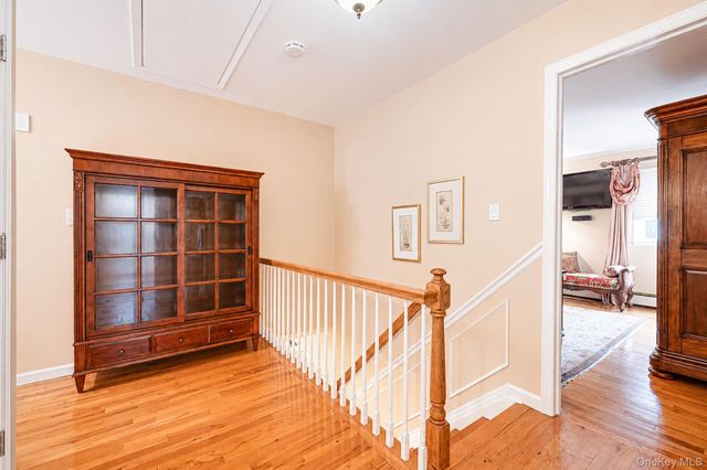 14 Sandpiper Court, Smithtown, NY 11787