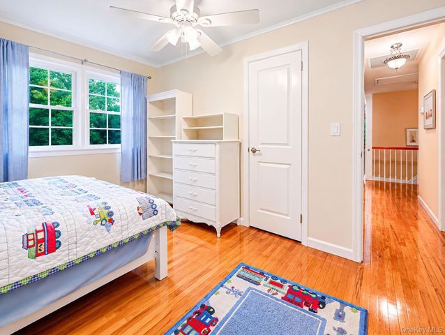 14 Sandpiper Court, Smithtown, NY 11787