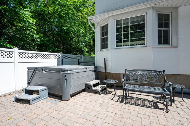 14 Sandpiper Court, Smithtown, NY 11787