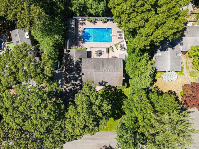 14 Sandpiper Court, Smithtown, NY 11787