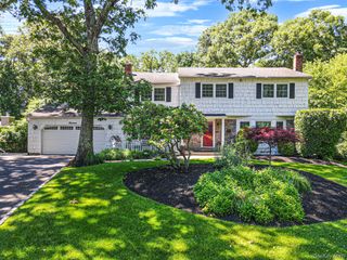 14 Sandpiper Court, Smithtown, NY 11787