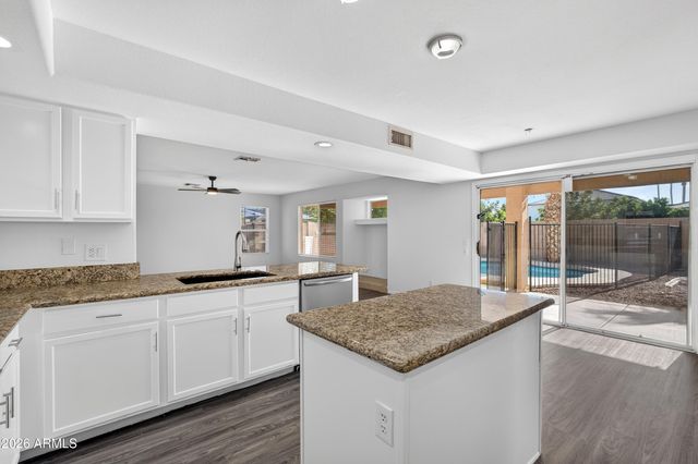 716 S CARDINAL Street, Gilbert, AZ 85296