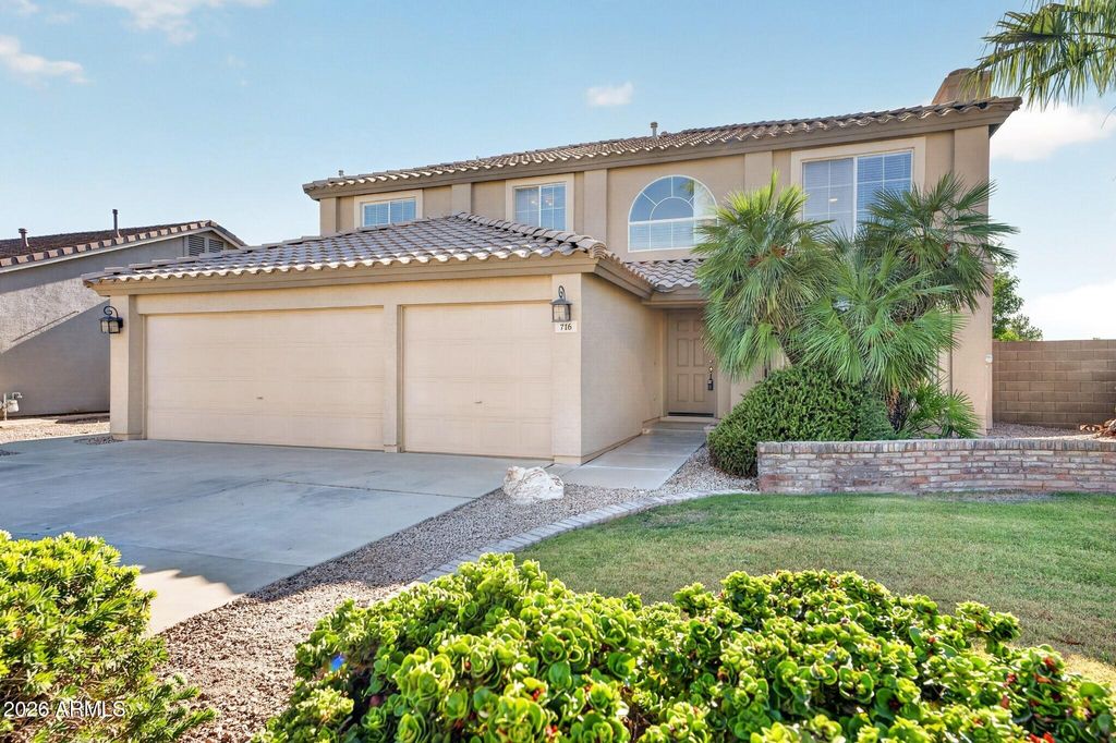 716 S CARDINAL Street, Gilbert, AZ 85296
