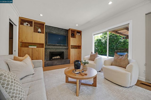 857 Orange Blossom Way, Danville, CA 94526